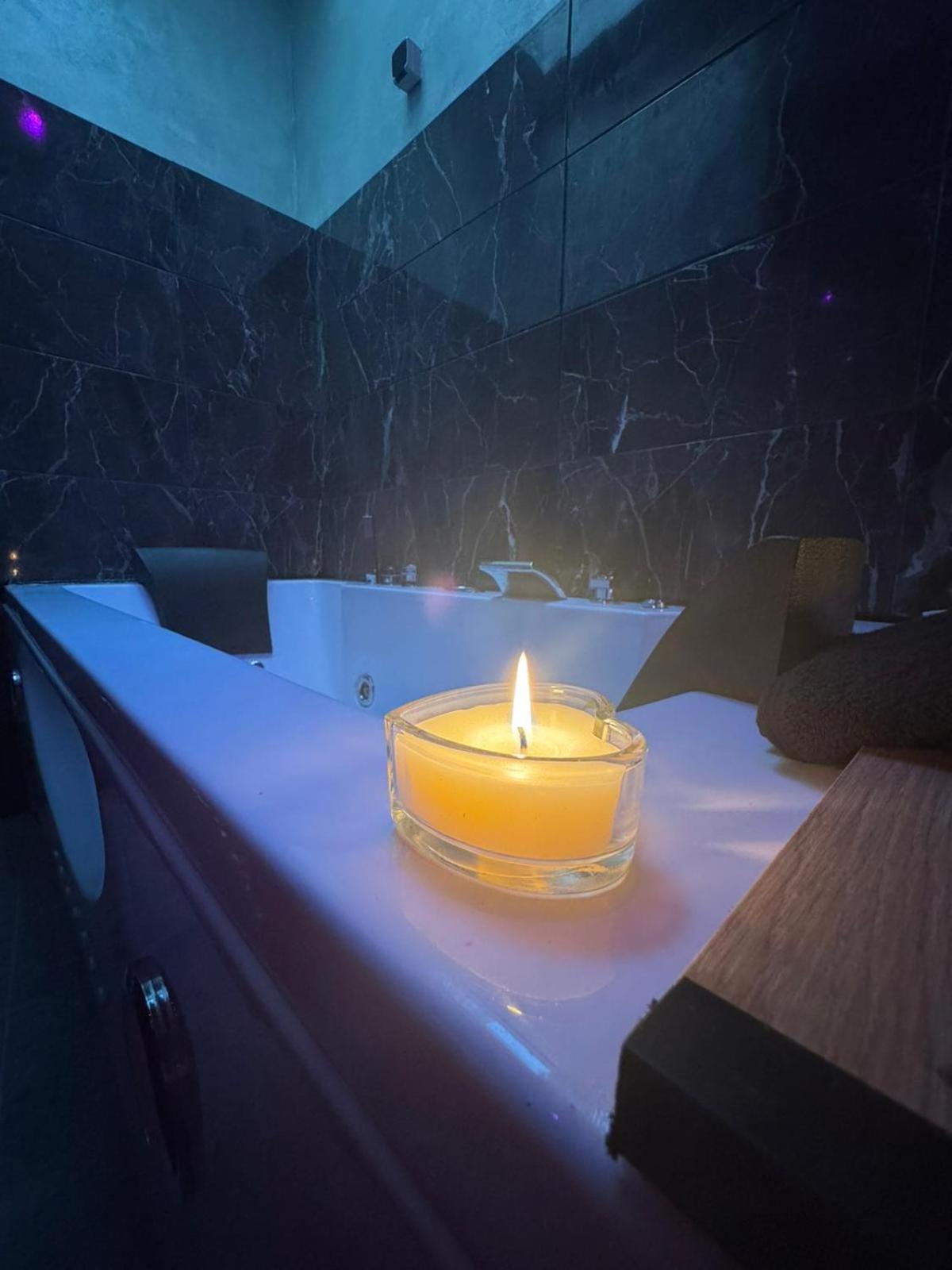 Love Room Spa Jacuzzi Lyon Dış mekan fotoğraf